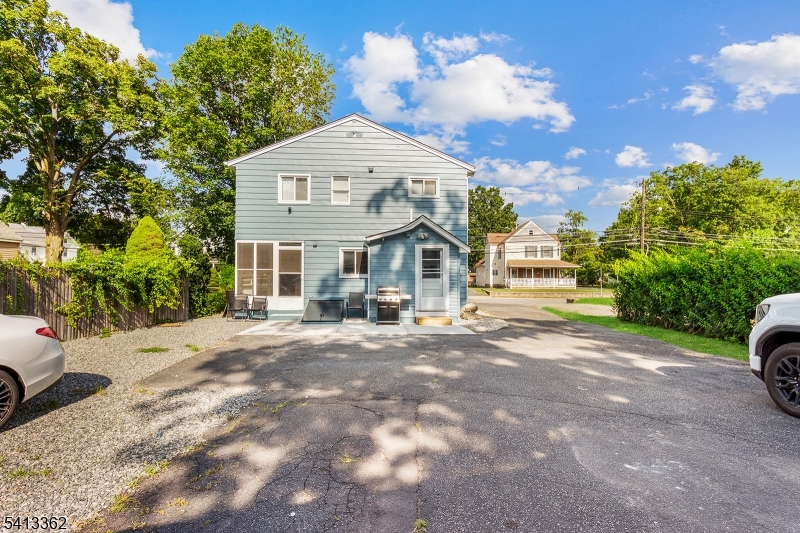 923 Ringwood Ave 2