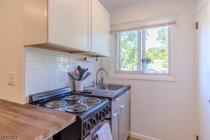 923 Ringwood Ave 2
