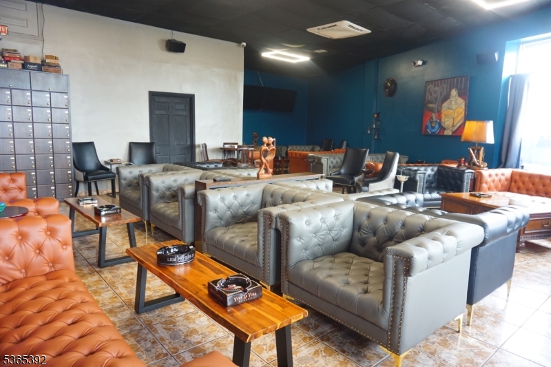 699-701 Frelinghuysen Ave