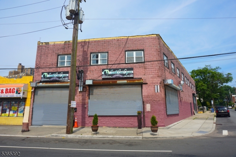 699-701 Frelinghuysen Ave