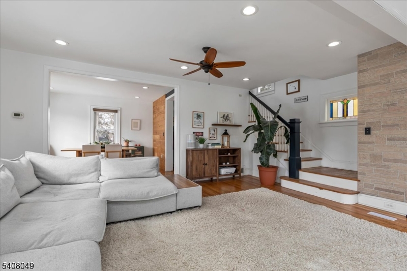 1044 Madison Hill Rd