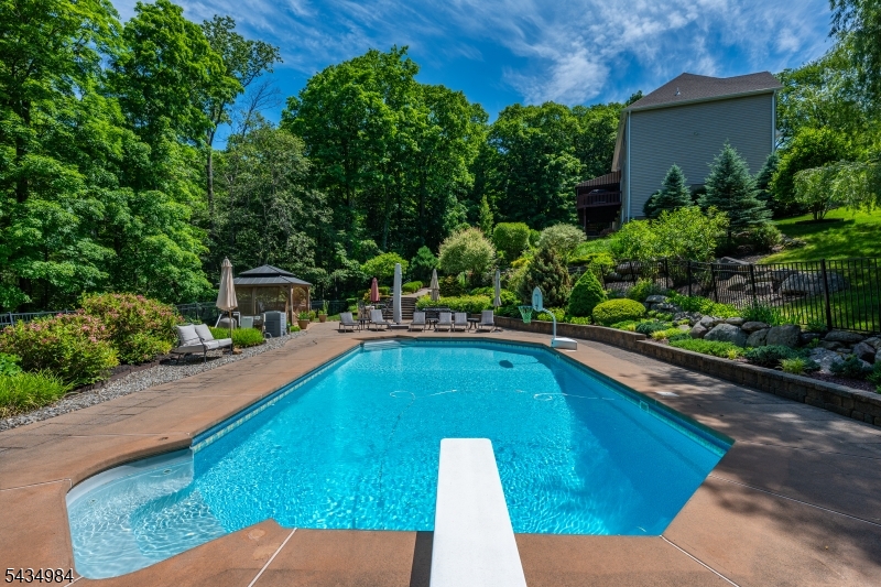 11 Stoneridge Ct