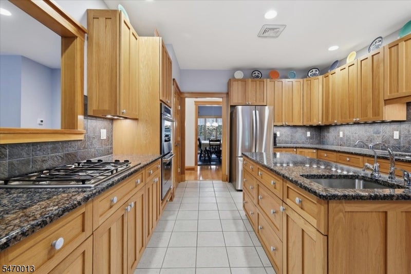 352 Woolf Rd