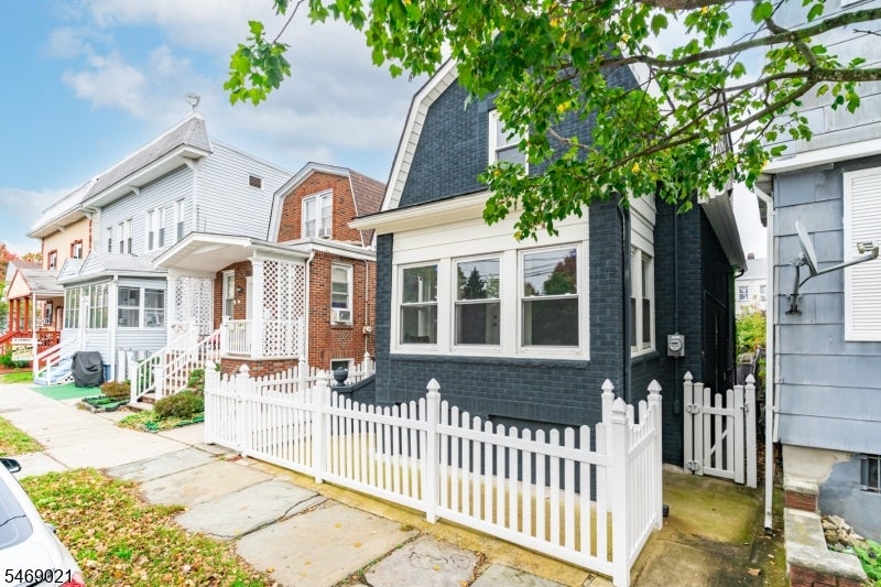 104 Brighton Ave