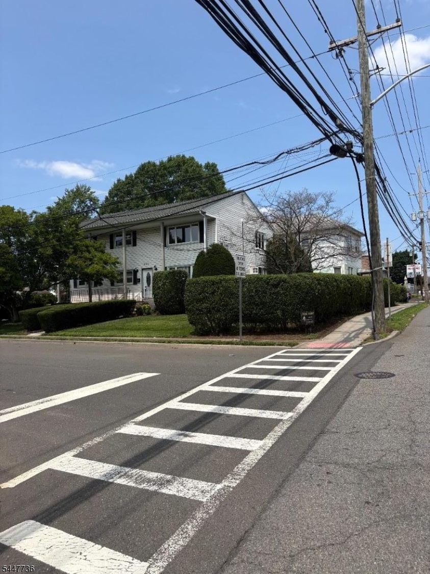 340 Fenlon Blvd 2