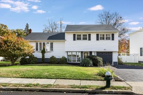 Photo of 179 Grove Ave, Verona, NJ 07044 (MLS # 3996170)