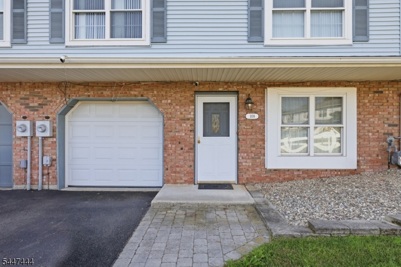 109 Lenape Trl