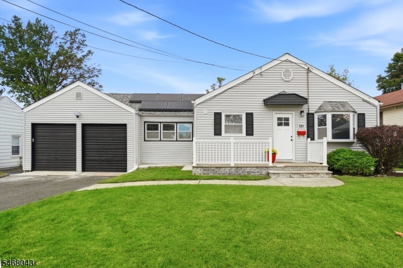121 Redding Ave