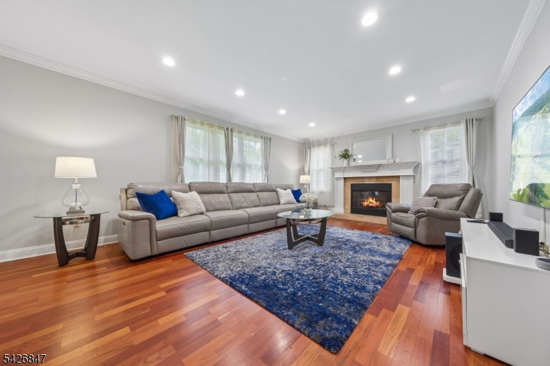 21 Winding Way