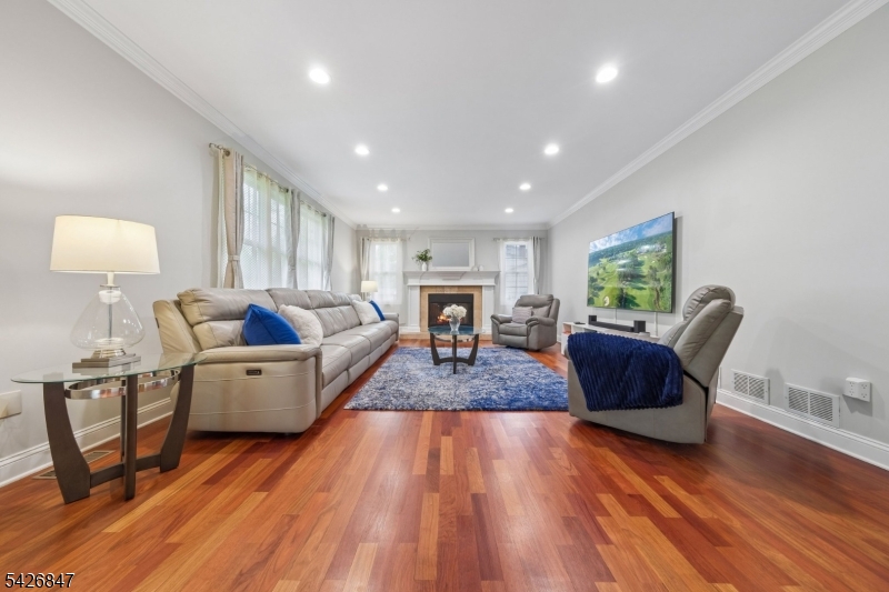 21 Winding Way