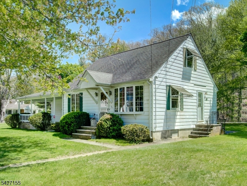 24 George St