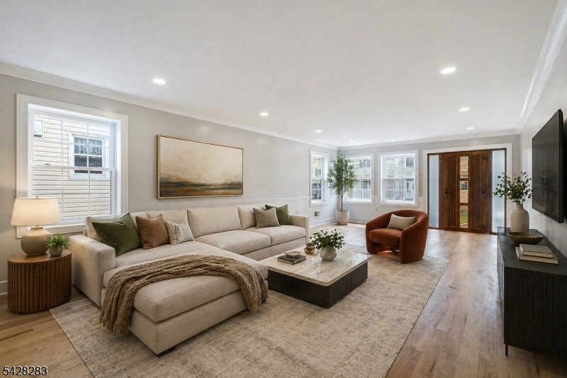 42 2Nd St