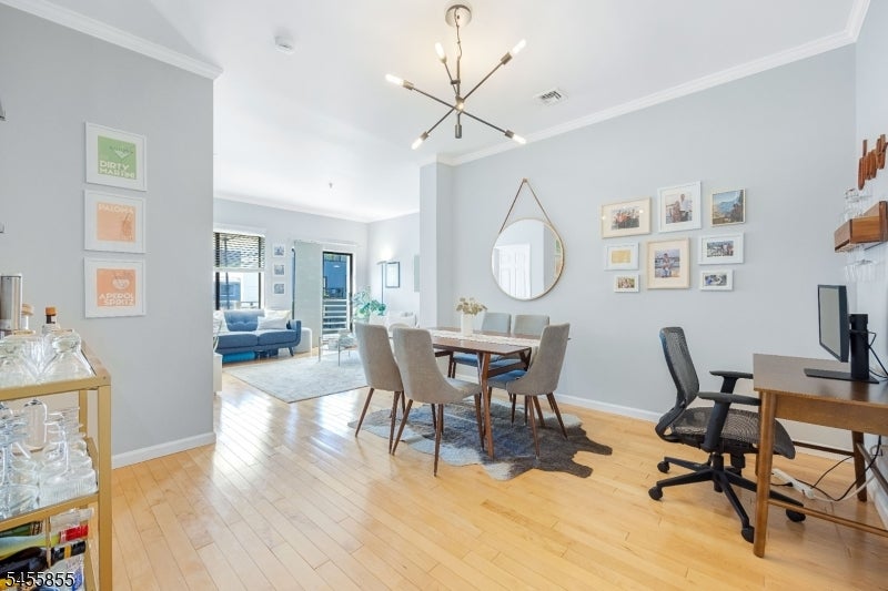 1110 Clinton St 25