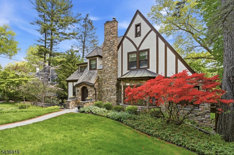 35 Sherman Pl