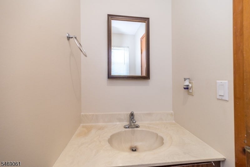 3504 Wellington Ct
