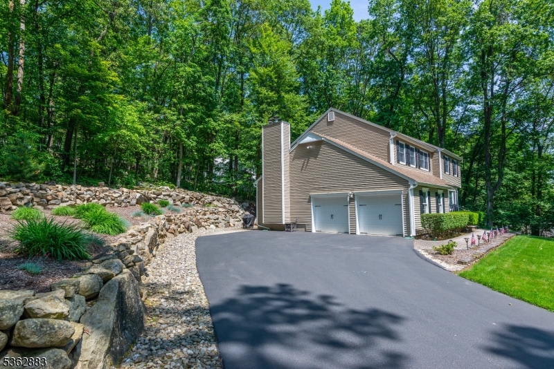 11 Timberline Dr