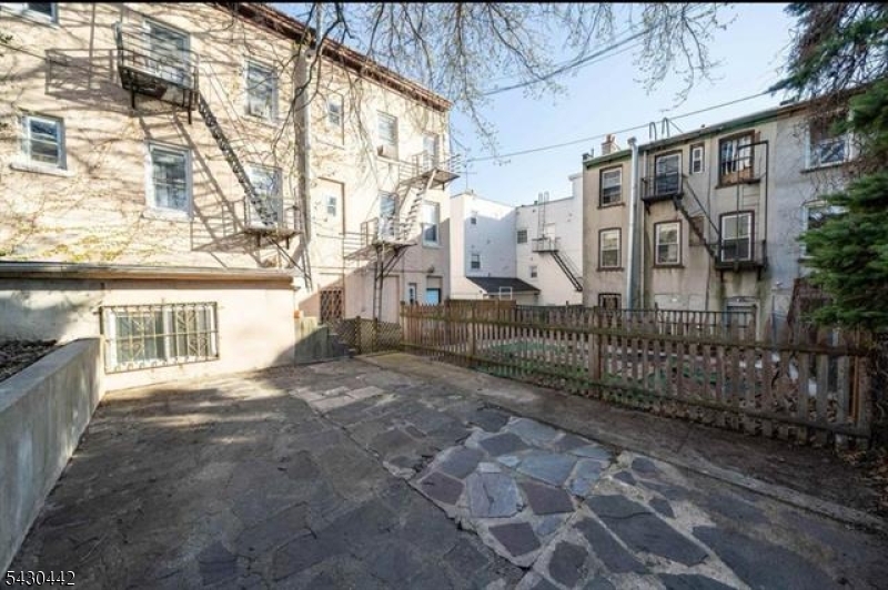 75 Palisade Ave 1