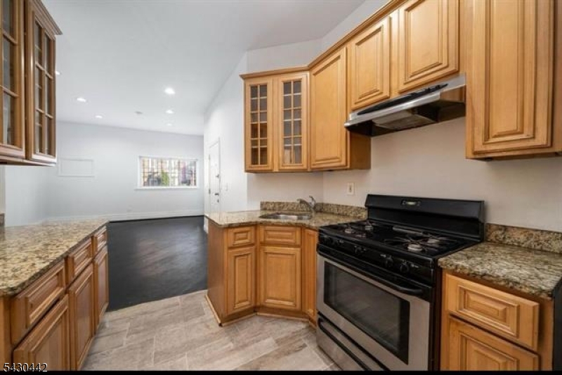 75 Palisade Ave 1