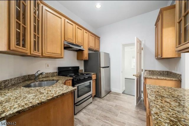 75 Palisade Ave 1