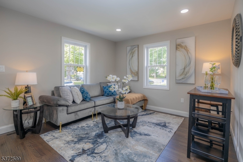 360 E Lake Ave