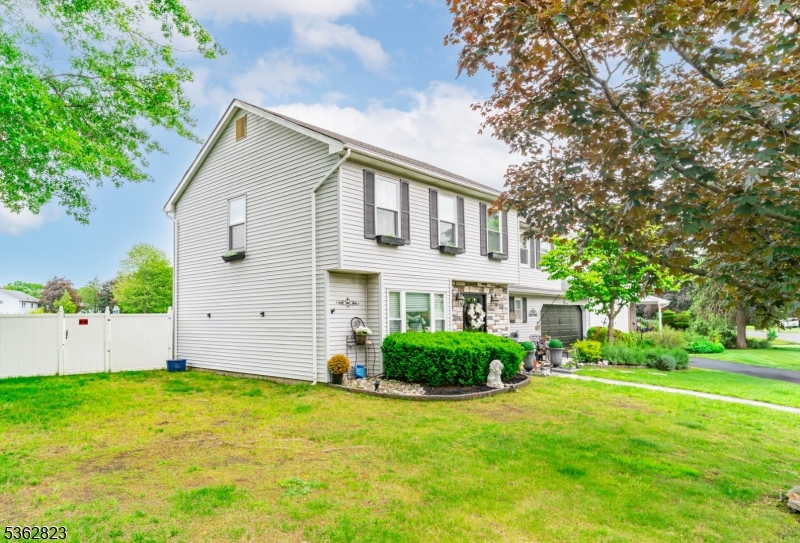 24 Higgins Rd