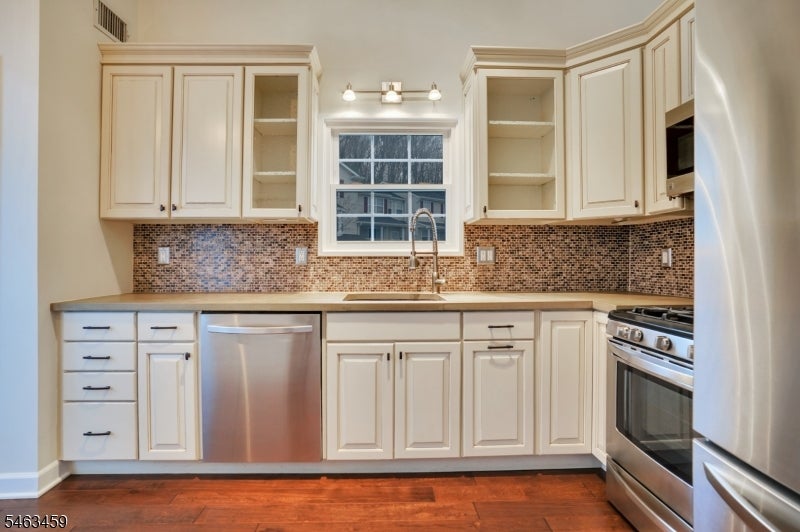 1606 Windsor Ct