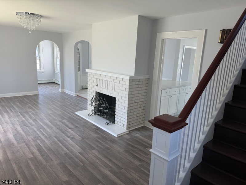 301 Manning Ave