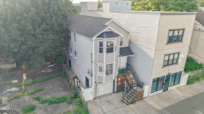 242 Graham Ave