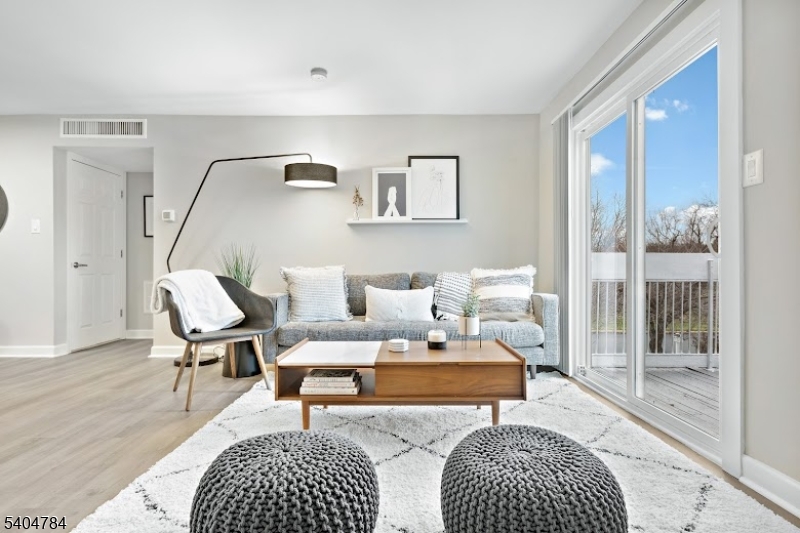 1000 Pheasant Hollow Dr