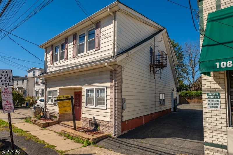106 Broughton Ave 2