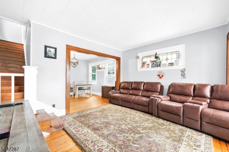 73 Ilford Ave