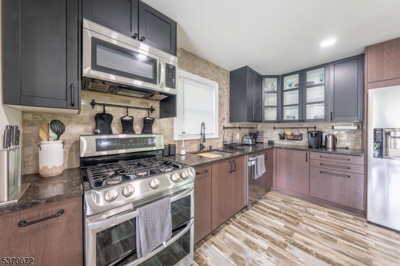 443 Richard Way