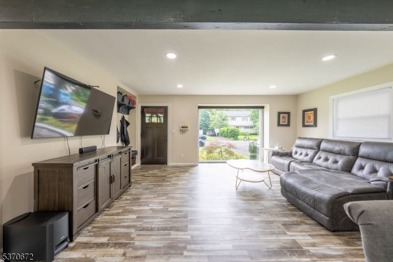 443 Richard Way