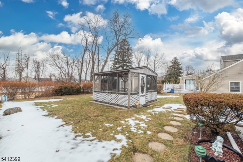 438 Mount Prospect Ave