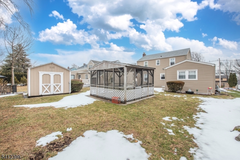 438 Mount Prospect Ave