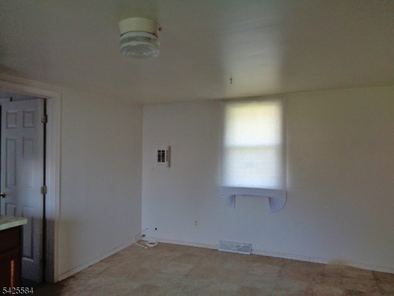 82 Castle Heights Ave