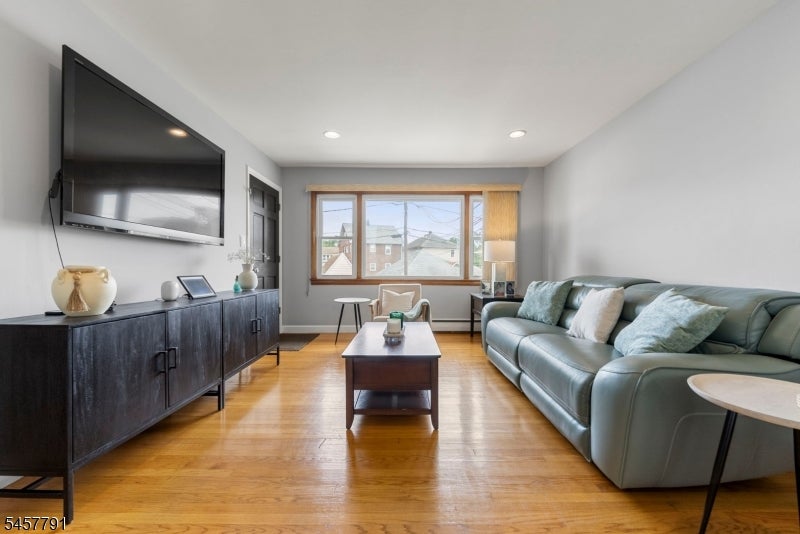 17 Joseph St 1