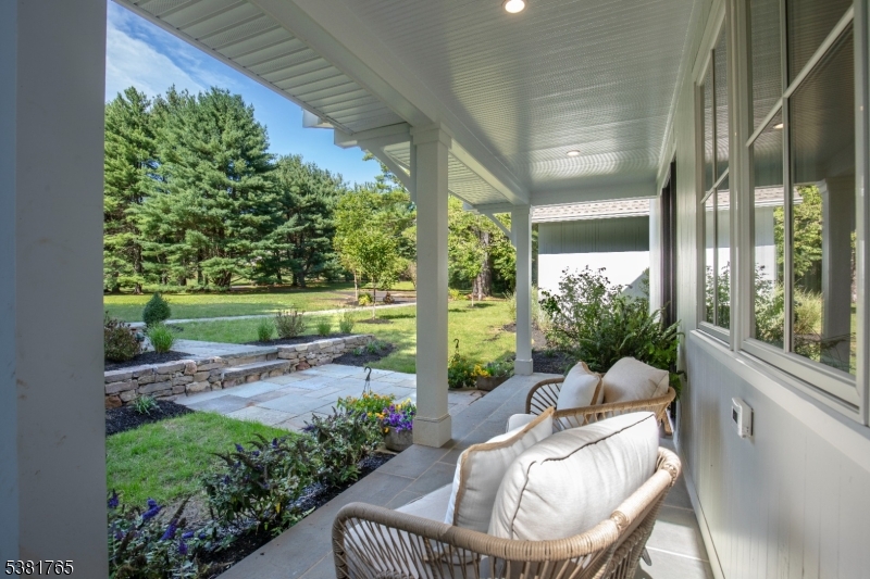7 Cedar Hill Dr
