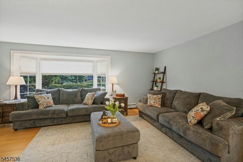 33 Douglas Dr