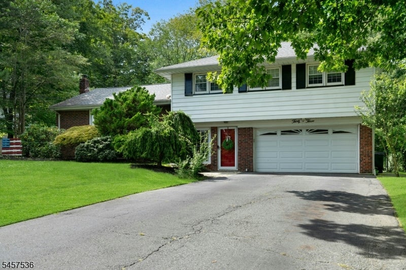33 Douglas Dr
