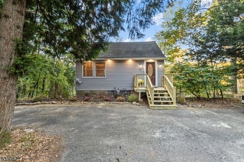 Photo of 69 Kitchell Rd, Denville, NJ 07834 (MLS # 3993971)