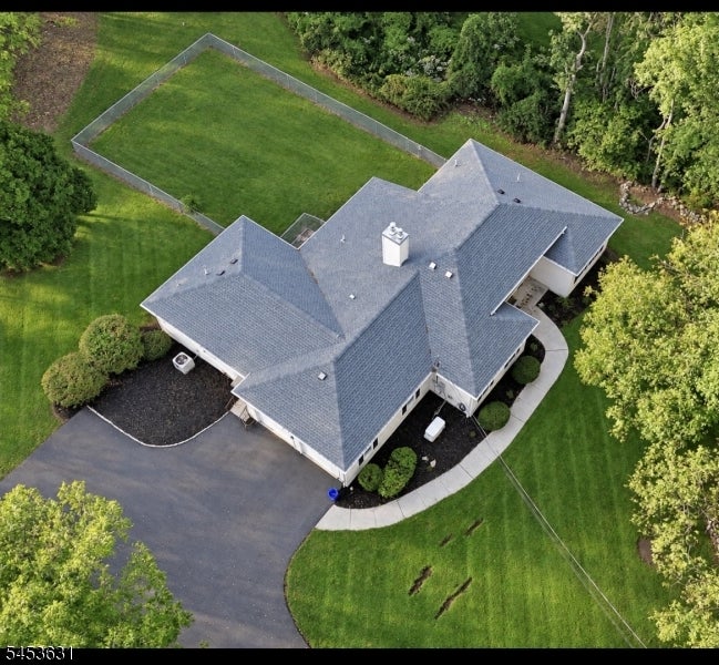 29 Tamarack Rd