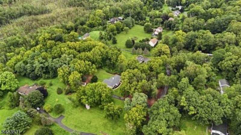 29 Tamarack Rd