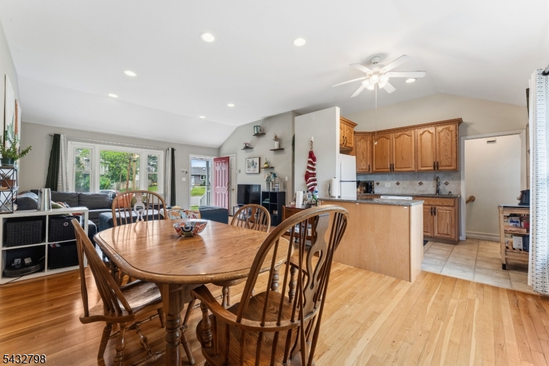 5 Willow Ave