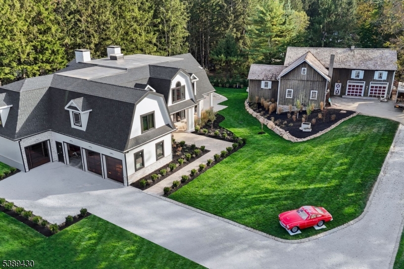 48 Pleasant Ave