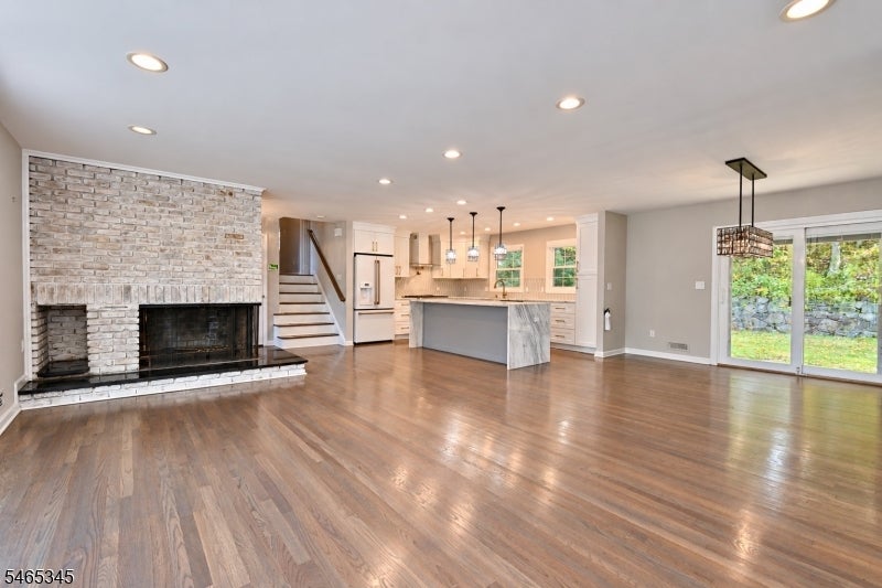 22 Mountainside Dr