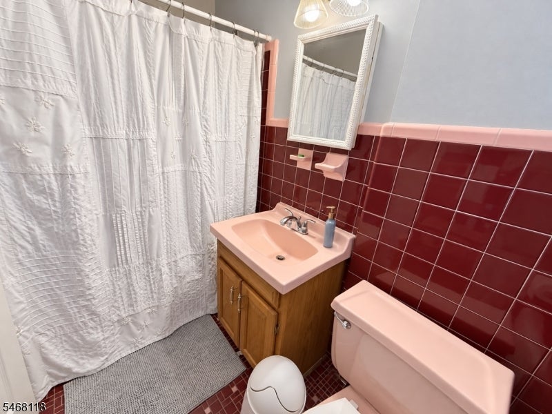 57 Myron St 2