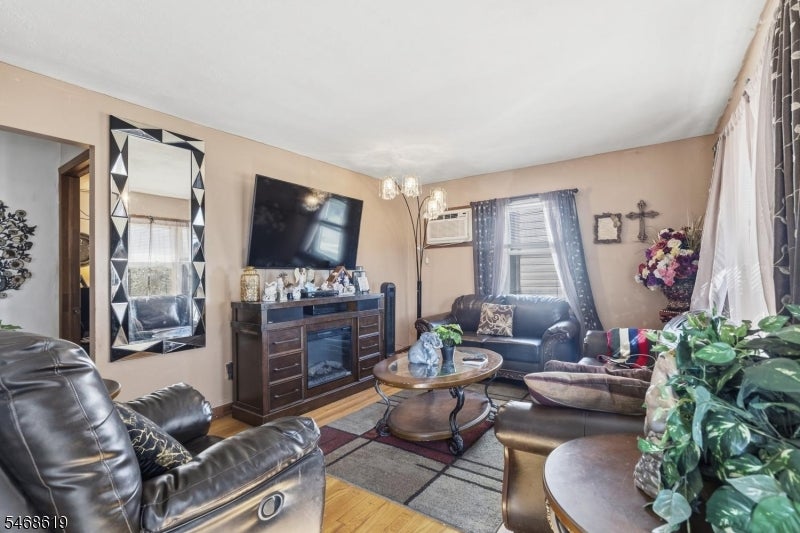 406 W 15Th St