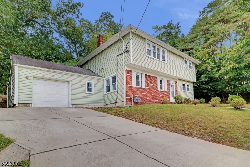 123 Tilt St