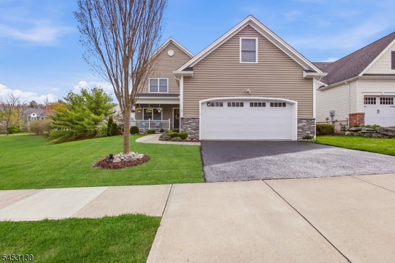2 Bluffs Ct
